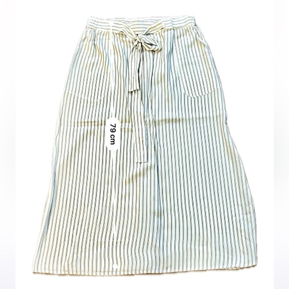 Joe Fresh Dresses & Skirts - BNWT JOE FRESH MIDI/MAXI skirt w/pockets